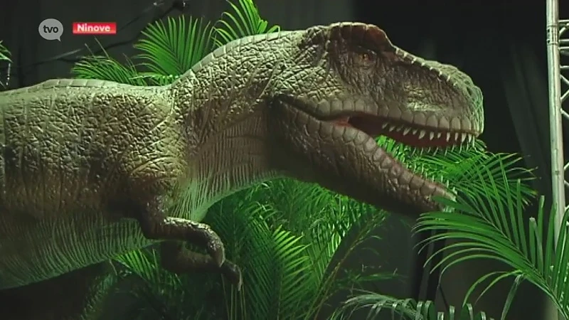 Met dinosauriërs het nieuwe jaar in in Ninove