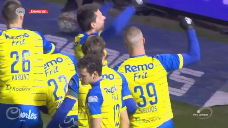VAR geeft Massop rood, Waasland-Beveren sleept punt uit de brand