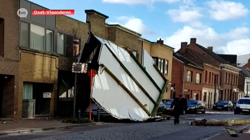 Brandweer heeft handen vol met schade door hevige rukwinden