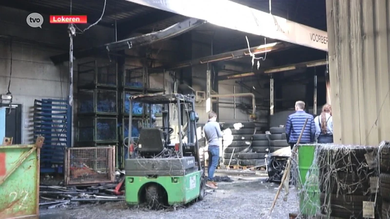 Korte maar hevige brand bij Mercedesgarage Jacobs in Lokeren