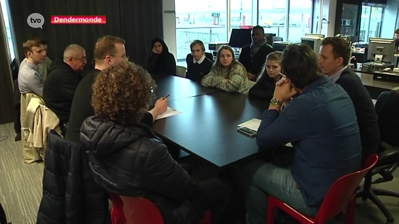 Scholieren Oscar Romerocollege Dendermonde maken mee TV Oost Nieuws
