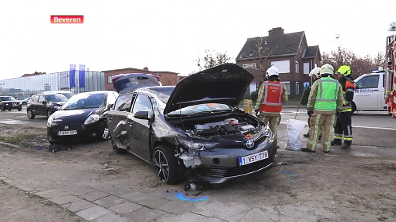 Twee gewonden bij zwaar verkeersongeval op N70 in Beveren