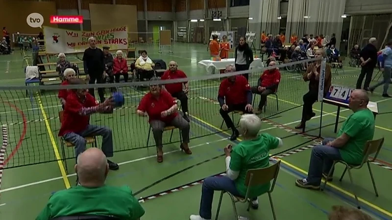 Netbaltornooi voor zorgbehoevende ouderen in sporthal Meulenbroek in Hamme