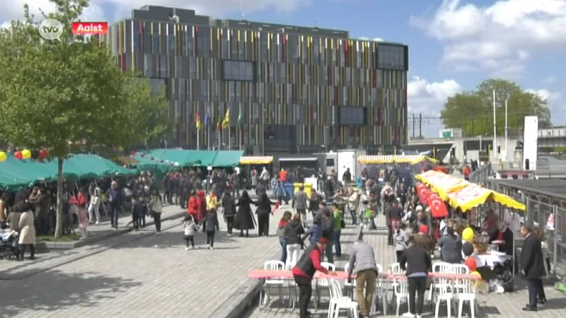Burgers weer wat dichter bij elkaar op 'Dagje Turkije' in Aalst