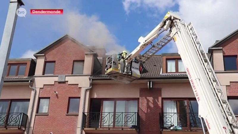Twee bewoners met rookintoxicatie bij hevige woningbrand in Dendermonde