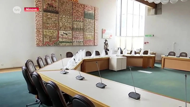 Waterinsijpeling in raadszaal: gemeenteraad en OCMW-raad verhuizen naar De Kuip