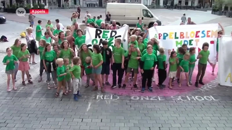 Dendermonde: Protest bij aanvang gemeenteraad tegen sluiting Freinetschool