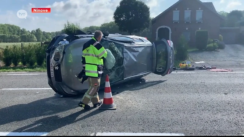 Autobestuurster gewond na zware klap in Ninove