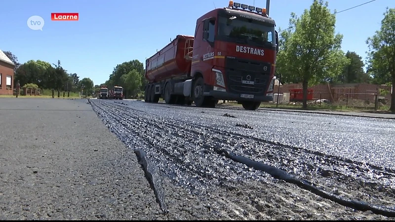 Asfaltwerken laatste fase van werken aan N445 in Laarne