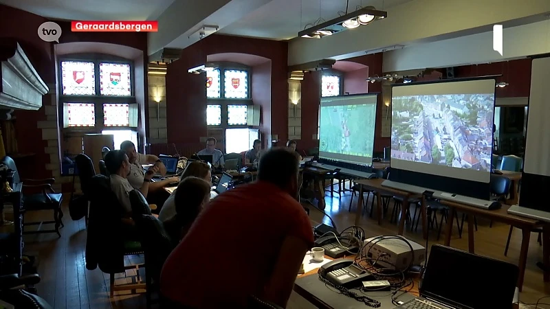 Tour 2019: Commandopost Geraardsbergen houdt 30.000 wielerliefhebbers in de gaten