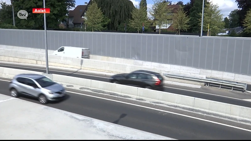 Nieuwe tunnel ringweg Aalst beschadigd; politie doet oproep naar dader