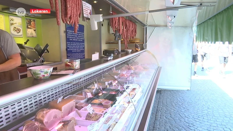 Verse producten fris houden is uitdaging voor marktkramers