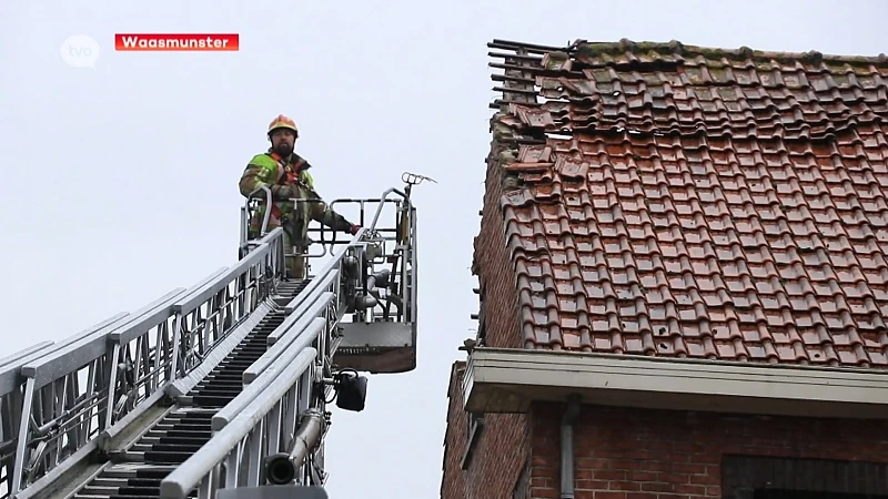 Bliksem slaat gat in huis in Waasmunster