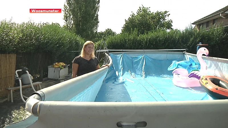 Vandalen snijden zwembad stuk, 50.000 liter water stroomt weg