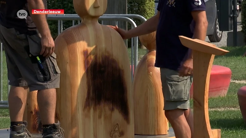 Beeld met verwijzing naar kerkschatten onthuld in Denderleeuw