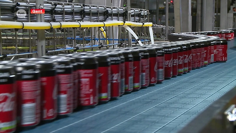 Coca-Cola zegt plastic rond blikjes vaarwel en kiest voor kartonnen verpakking