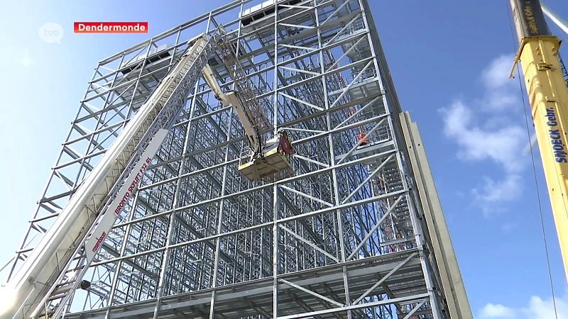Dendermonde: Spectaculaire brandweeroefening op 43 meter hoogte in... Hoogveld