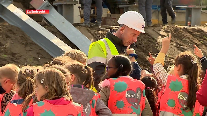 Leerlingen brengen bezoek aan werf Oosterweelwerken E17