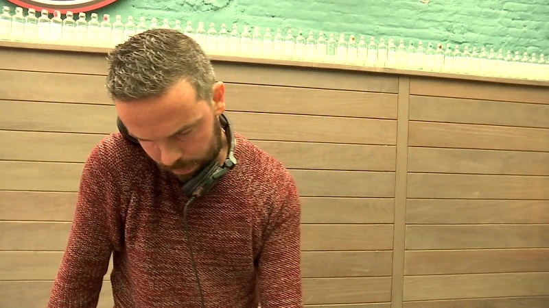 Hoofdafbeelding voor artikel DJ Randy terug achter draaitafel…