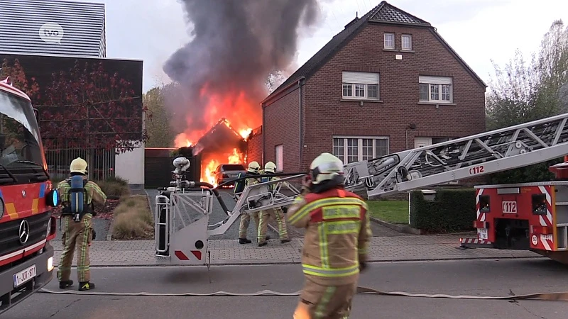 Ninove: Garagebrand richt heel wat schade aan