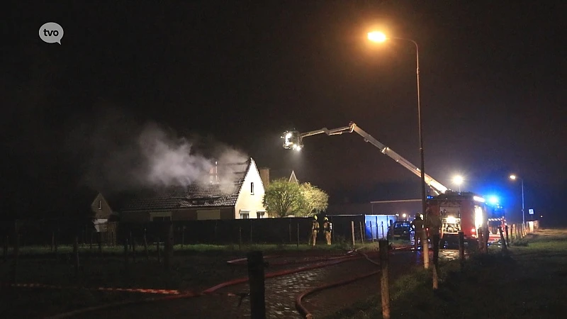 Huis in grensgebied gaat in vlammen op