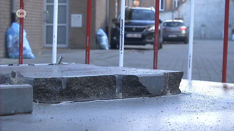 Hamme: Bestuurder ramt bekend bronzen beeld van sokkel