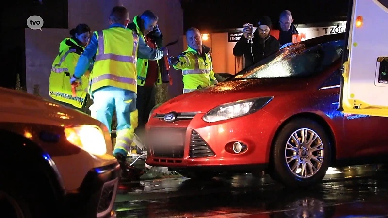 Voetganger (78) vecht voor z'n leven na verkeersongeval in Zogge