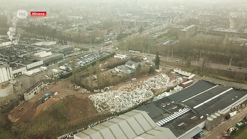 Dronebeelden tonen omvang van gesloten Ninoofs stort