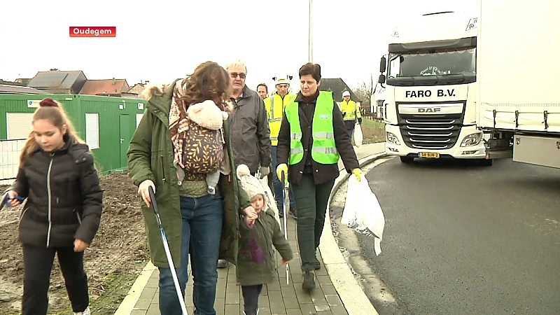 Grote zwerfvuilactie in Oudegem, ook VPK maakt bermen proper