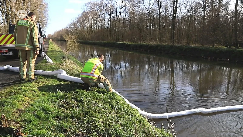 Omvangrijke vervuiling ontdekt op Stekense Vaart en Moervaart