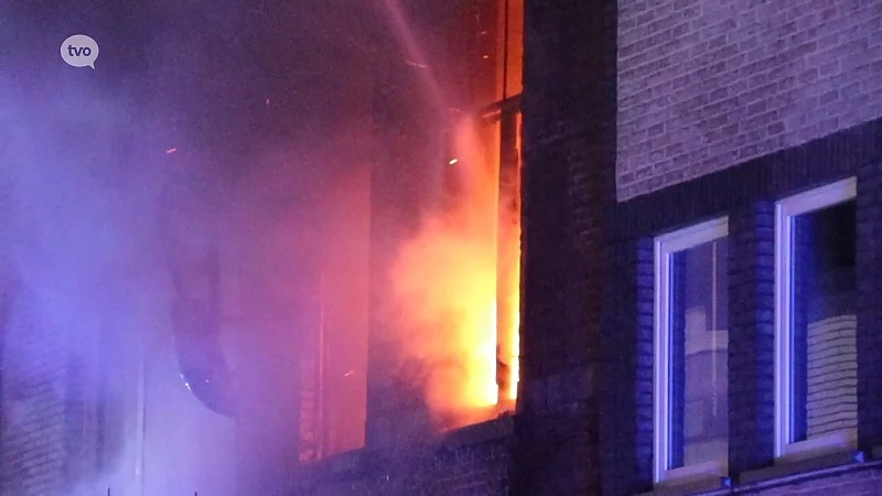 Uitslaande brand in Aalsterse Bredestraat: Brandweer brengt bewoner in veiligheid in tuin