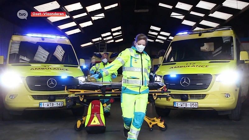 Coronavirus - Hulpverleners steken zwaar zieke ambulancier hart onder de riem met eerbetoon en grappige video