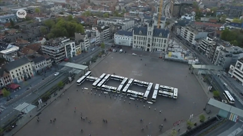 Bussen De Lijn toveren 'Hoop' op Sint-Niklase Grote Markt