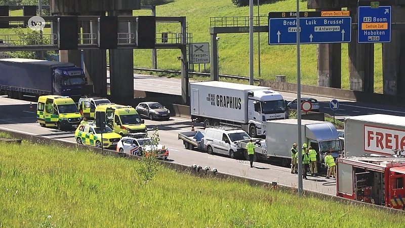 Broers uit Zele betrokken in zwaar ongeval net voor Kennedytunnel