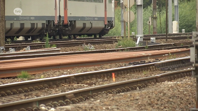 Infrabel werkt maand lang aan station Denderleeuw