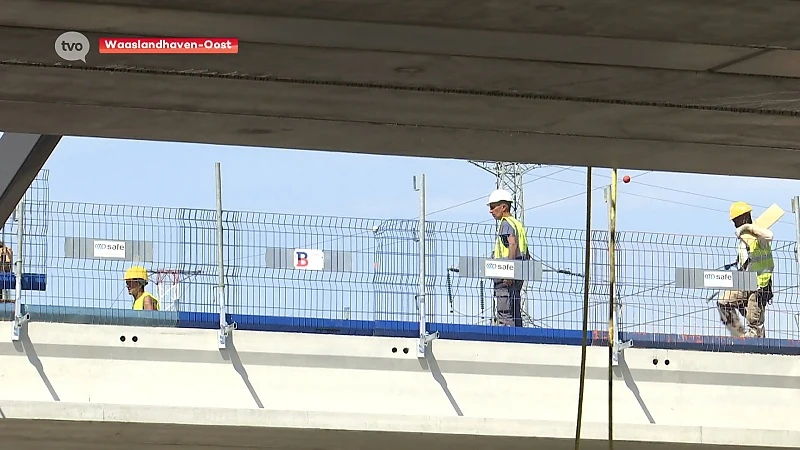 Twee nieuwe bruggen over snelweg E34