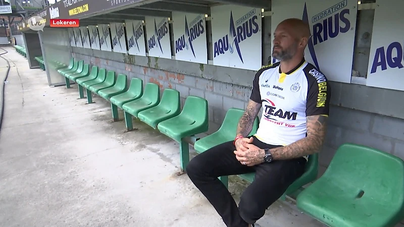 Van Damme sleept De Vries voor de rechter