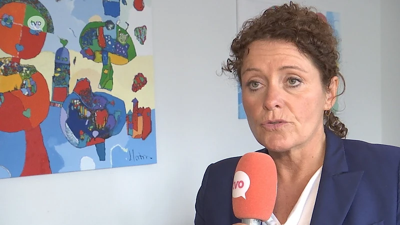 Minister Lydia Peeters: "Er moet alleszins een oplossing gevonden worden, want 5u onderweg, dat kan niet"