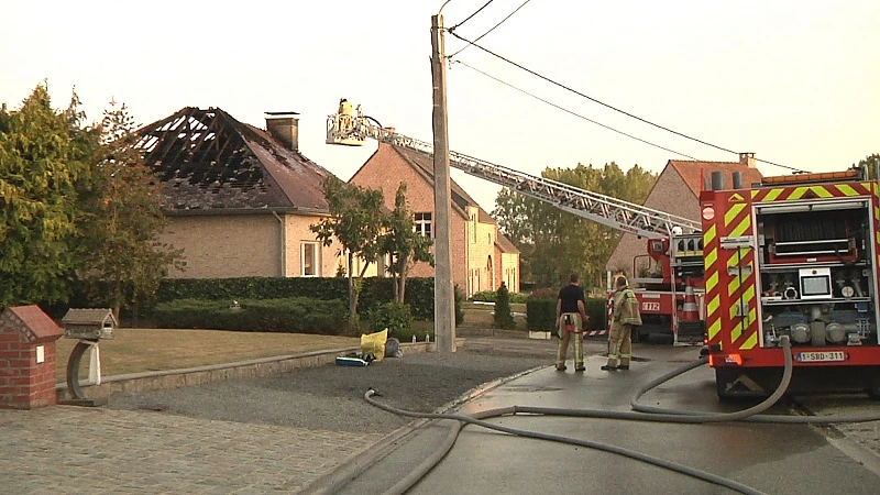 Woning vernield door brand in Overboelare, Geraardsbergen