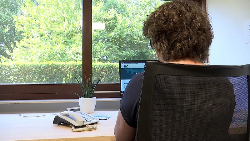 Tele-Onthaal kampt met teveel oproepen en te weinig vrijwilligers
