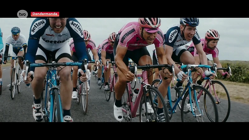 Triatleten bekijken The Racer, over de mooie en minder mooie kanten van de sport