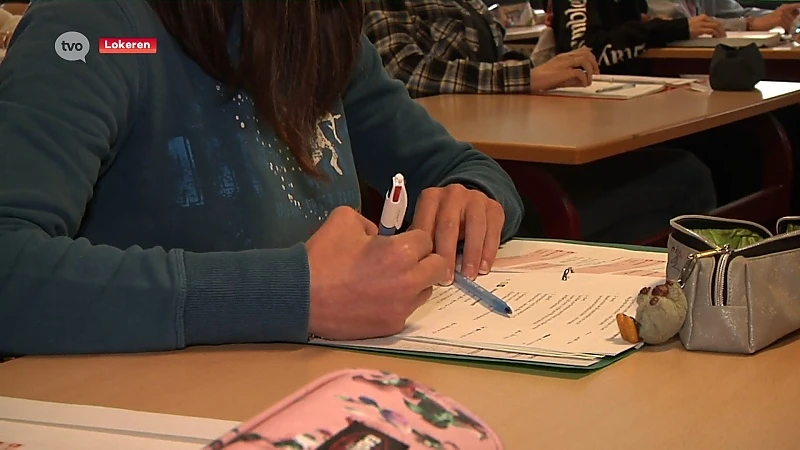 Middelbaar onderwijs gaat gedeeltelijk naar strengere maatregelen