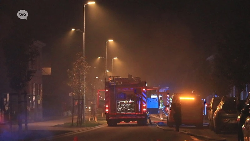 Huis onbewoonbaar na brand die vermoedelijk in de schouw ontstond