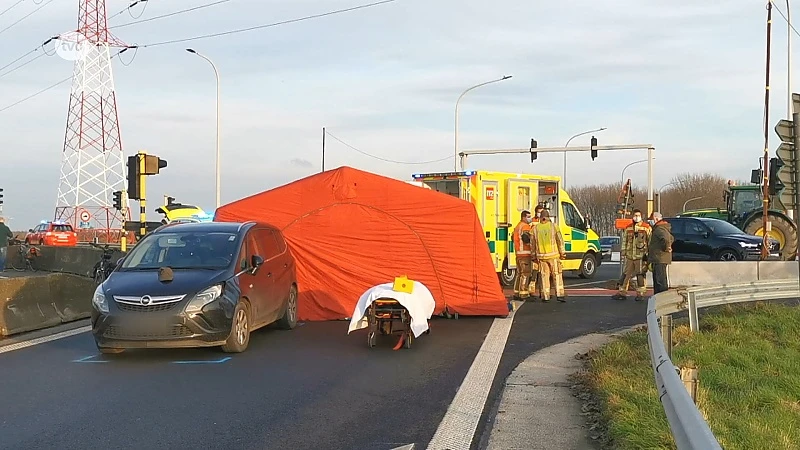 Fietser overleden na aanrijding gisteren op viaduct over E34 in Melsele