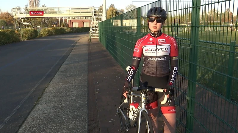 Vrouwenwielrennen zit in de lift, ook de 12-jarige Carlijne uit Sinaai is zot van de fiets