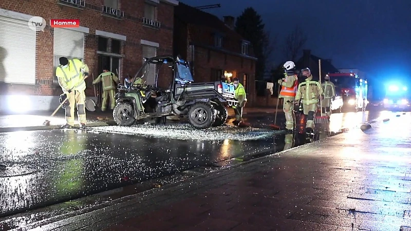 Man raakt gewond nadat hij met gator tegen een geparkeerde auto knalt