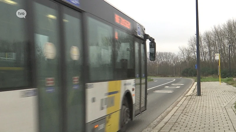 Protest tegen mogelijk opheffen van bushaltes in Aalst
