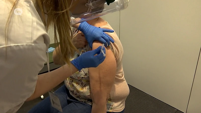 Vaccinatiecentrum Denderdal Aalst schiet in actie maar kampt met lagere opkomst door fout in oproepingssysteem