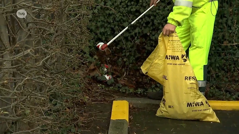 De opruimkomsten van zwerfvuil kosten de stad Sint-Niklaas bijna 1 miljoen euro per jaar