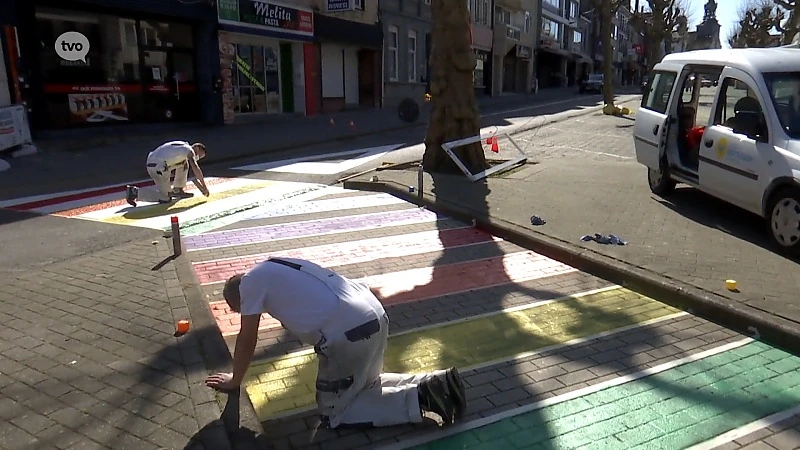 Ook Zottegem heeft zijn regenboogzebrapad